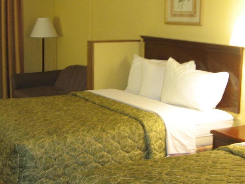 Hotel Clarion Pointe - Nashville Area