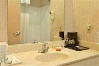 Clarion Pointe - Nashville Area Hotel Franklin