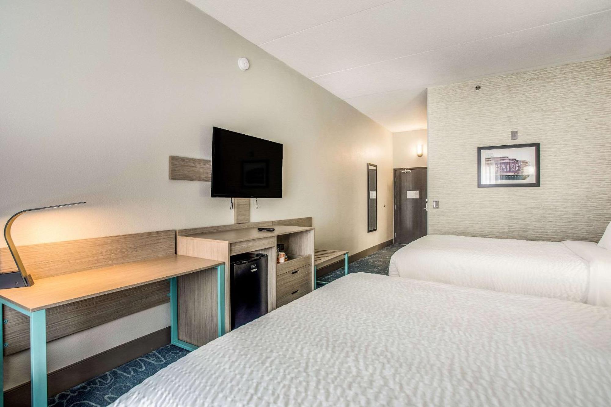Clarion Pointe - Nashville Area 2*