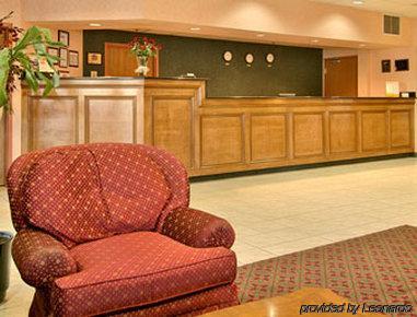 Clarion Pointe - Nashville Area Hotel