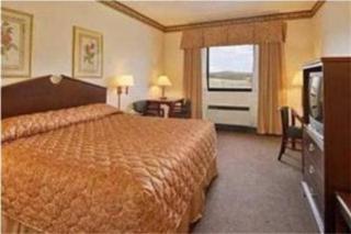 Hotel Clarion Pointe - Nashville Area